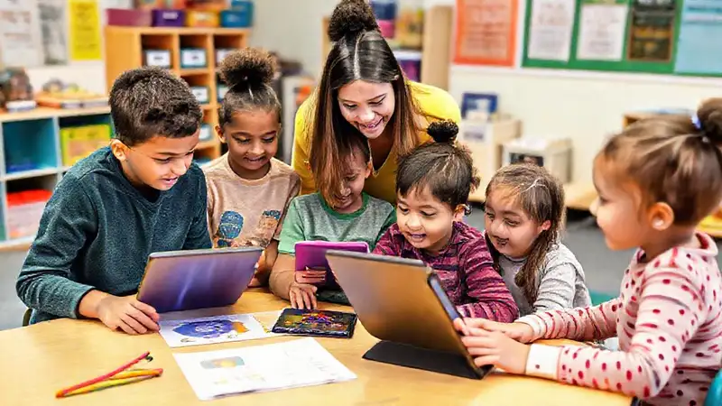 Estudiantes con apoyo visual y tecnología inclusiva